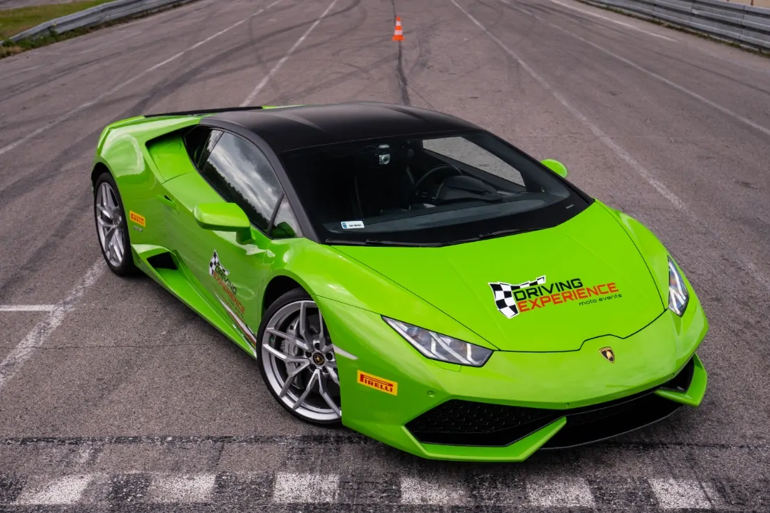 Gutschein für eine Fahrt mit dem Lamborghini Huracán – 1 Runde